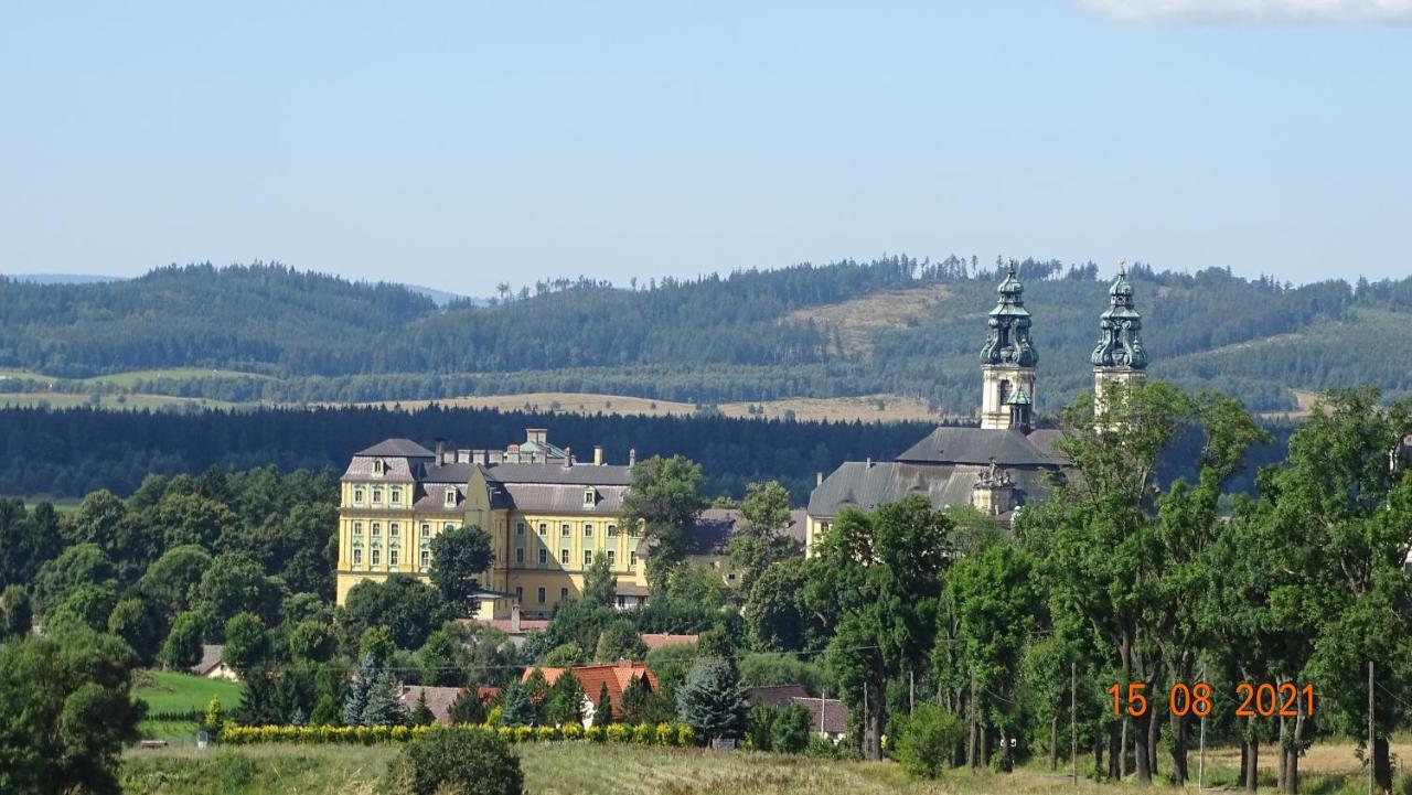 Na Szlaku Lägenhet Krzeszow  Exteriör bild